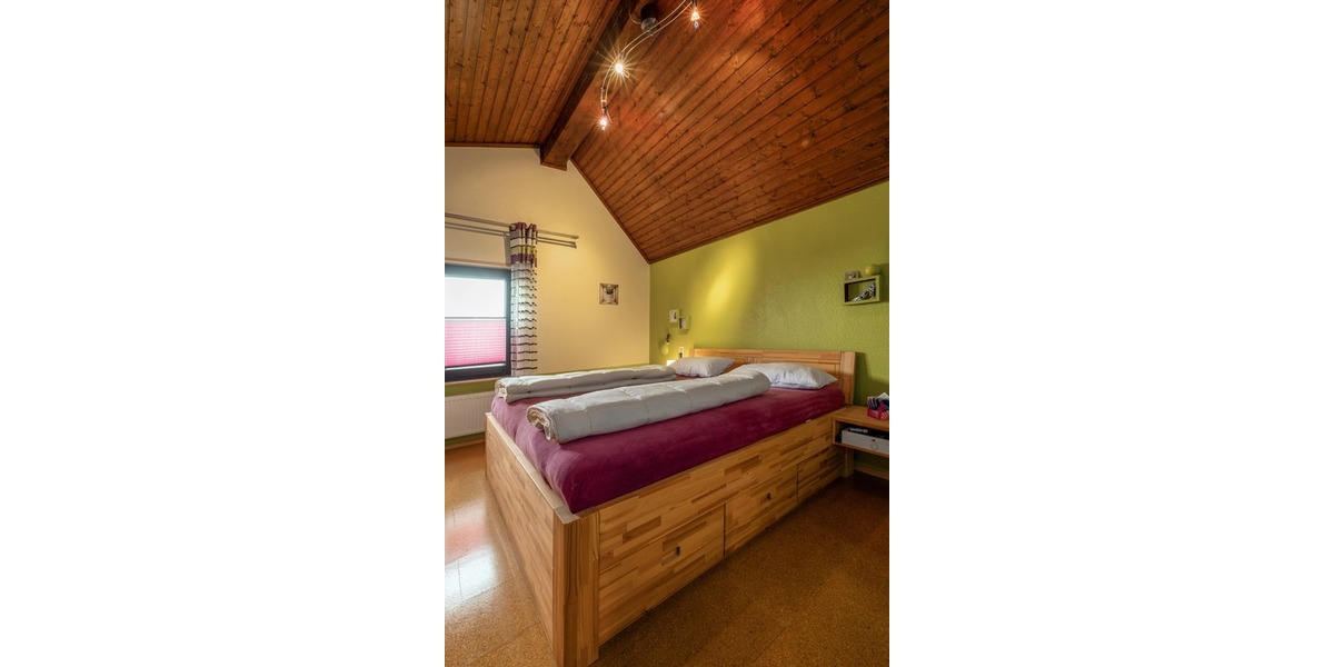 Schönes Schlafzimmer DG